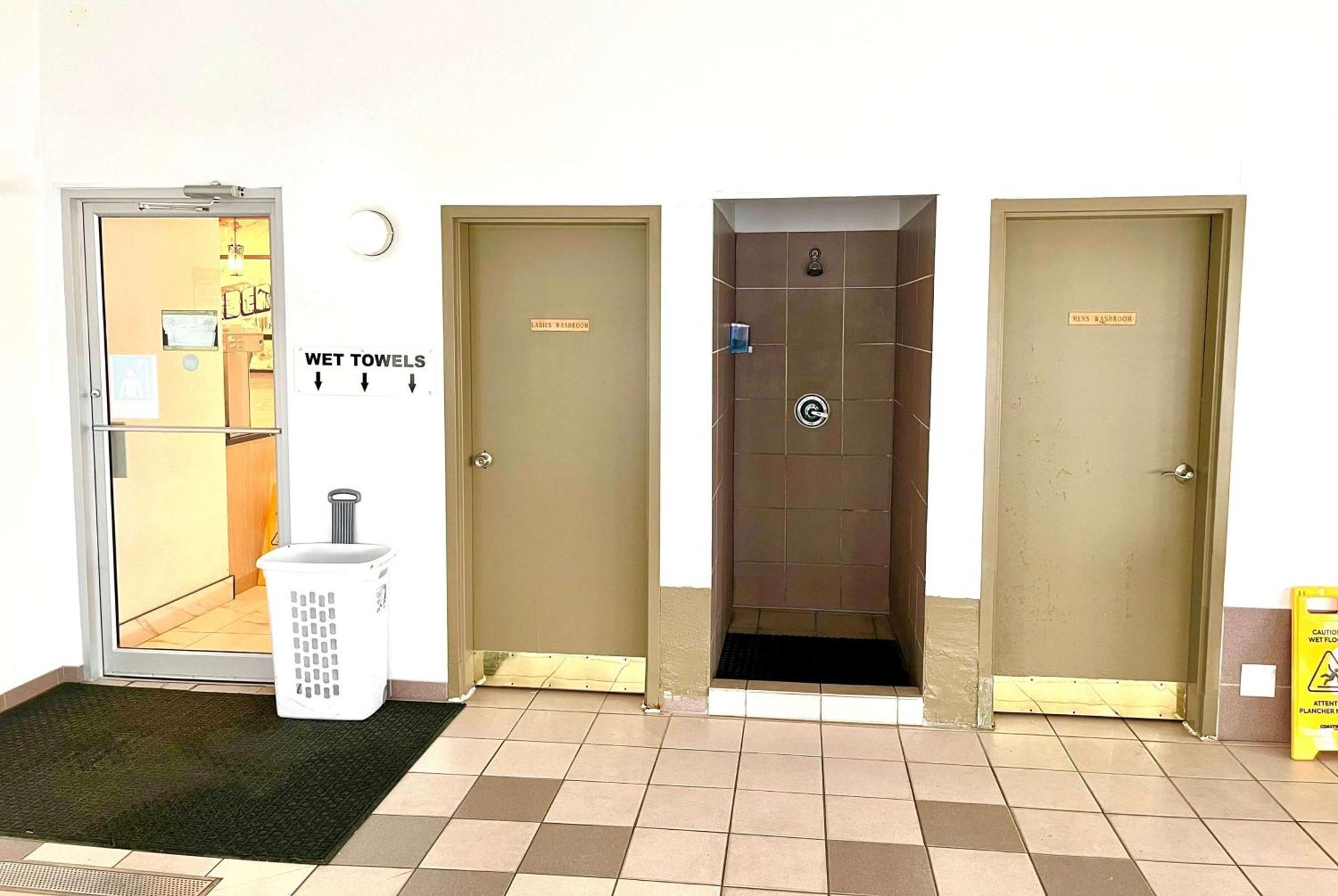 韩丁速8酒店 欣顿 外观 照片