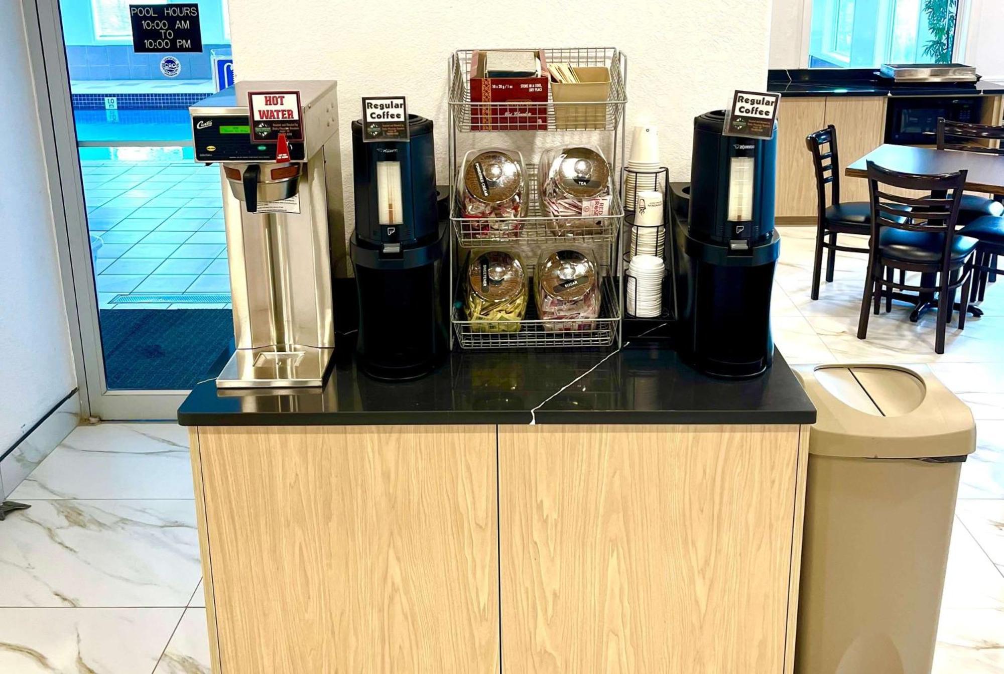 韩丁速8酒店 欣顿 外观 照片